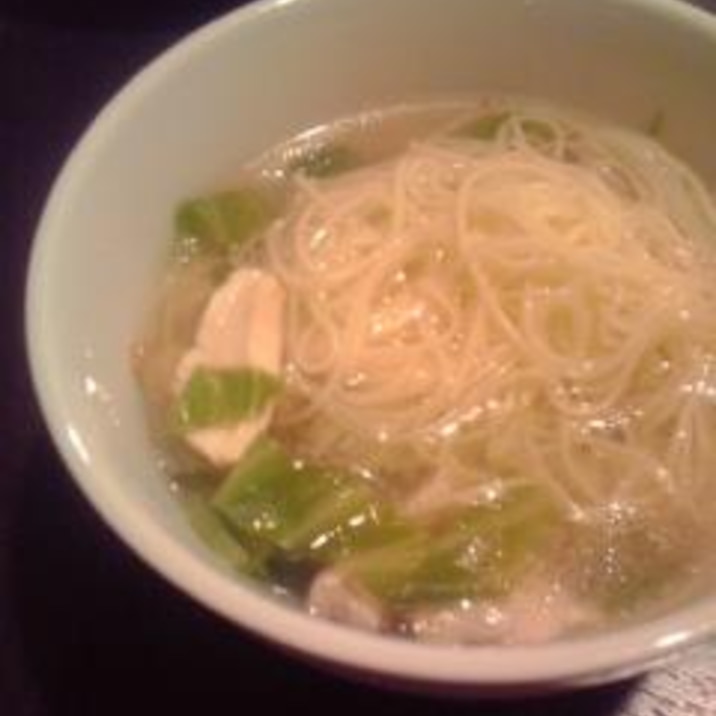 キャベツと鶏肉の塩味スープで☆つけそうめん